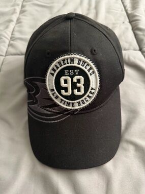 Official NHL Anaheim Ducks Black '93 Cap